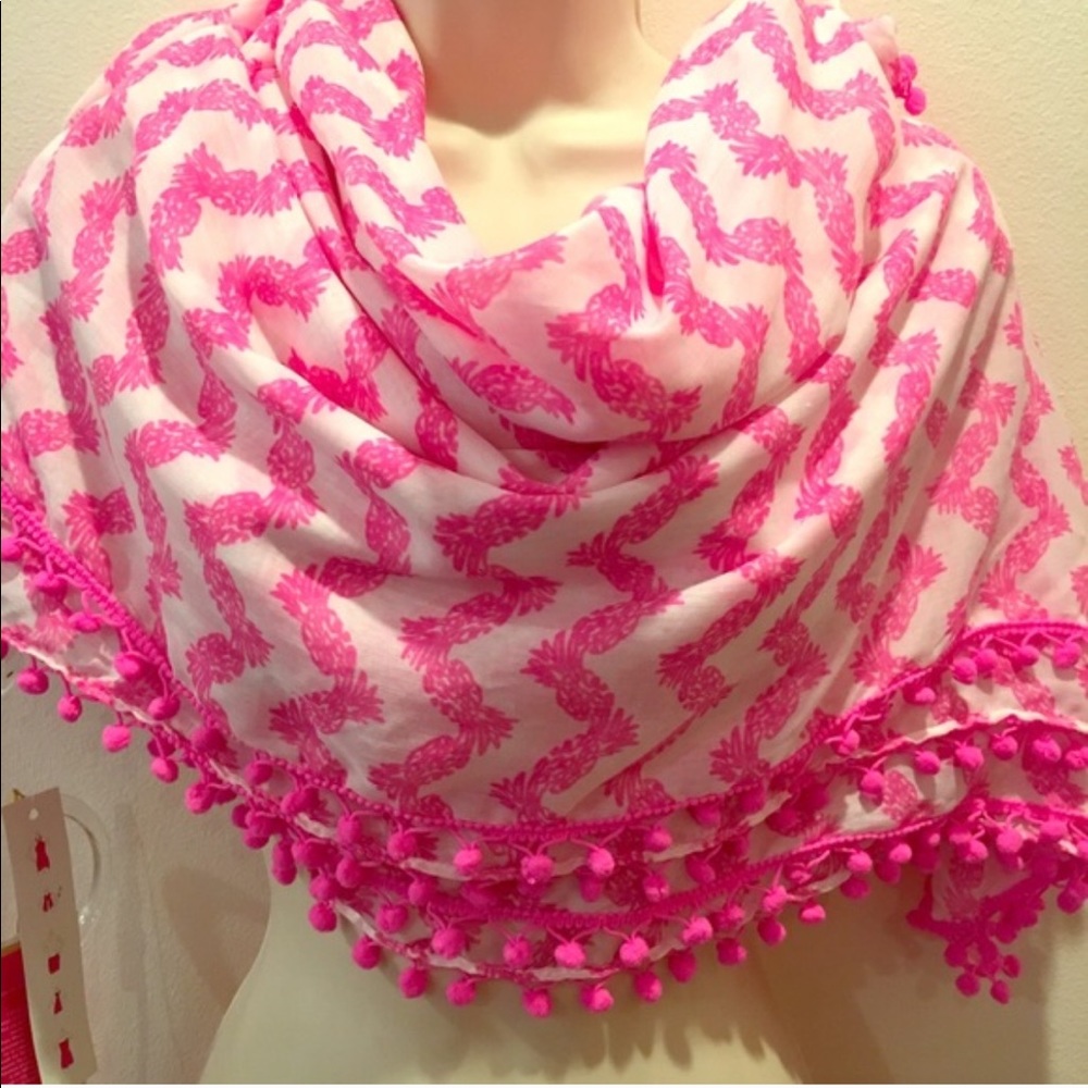 ❌SOLD❌Lilly Pulitzer Pineapple Scarf with pom poms - Picture 2 of 4